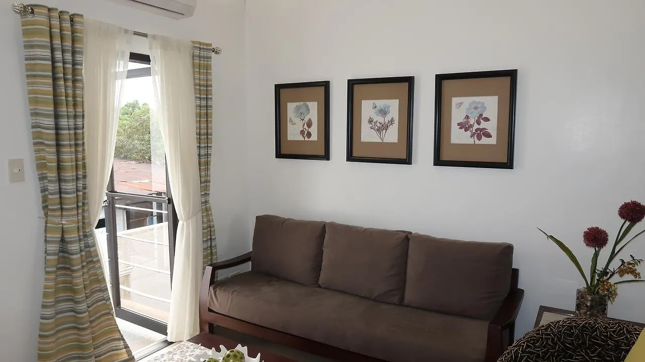 Sofia Suites #300 Angeles 0*,  Filipinler