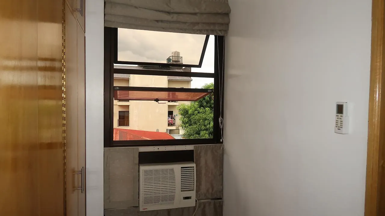 Sofia Suites #300 Angeles 0*,