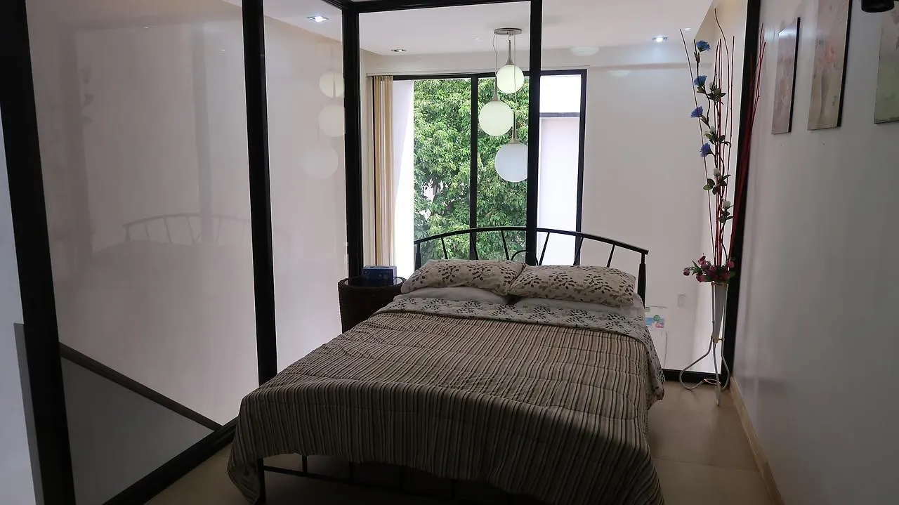 Sofia Suites #300 Angeles Daire
