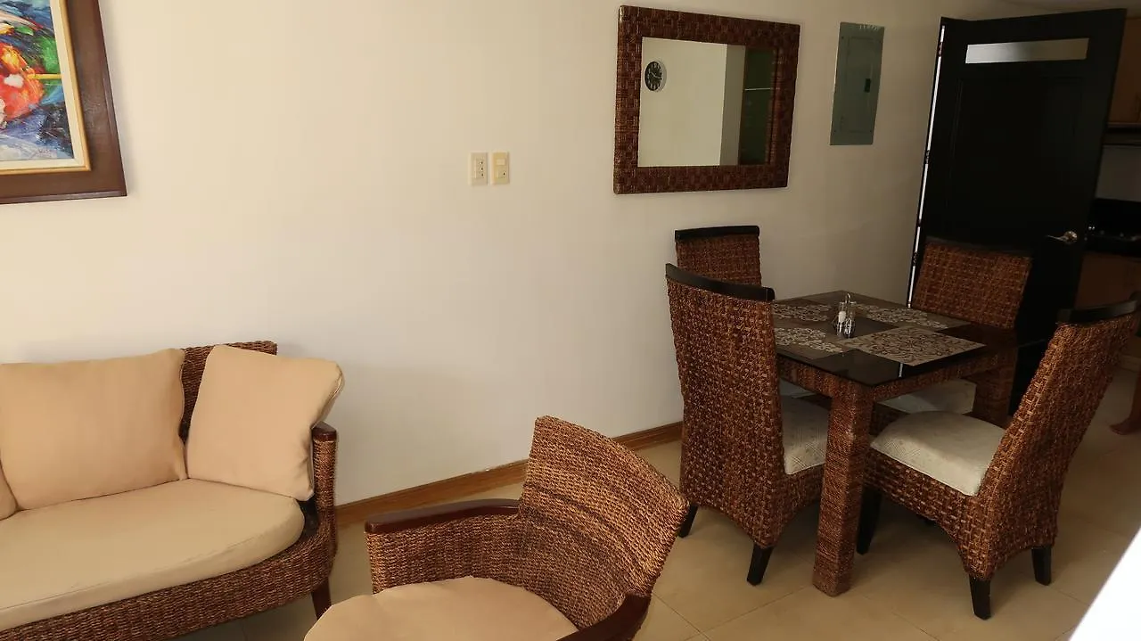 Sofia Suites #300 Angeles 0*,